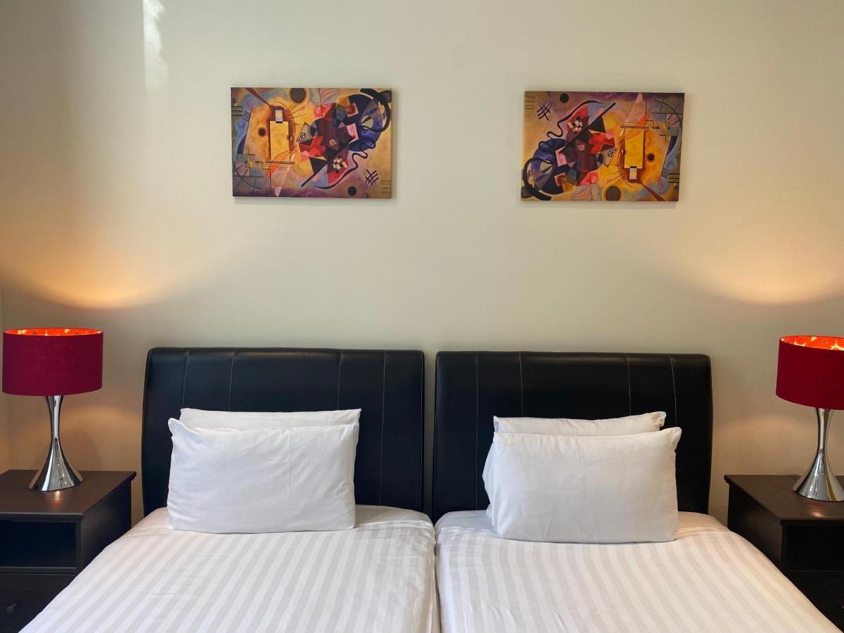 Grand Plaza Serviced Apartments Londra Esterno foto