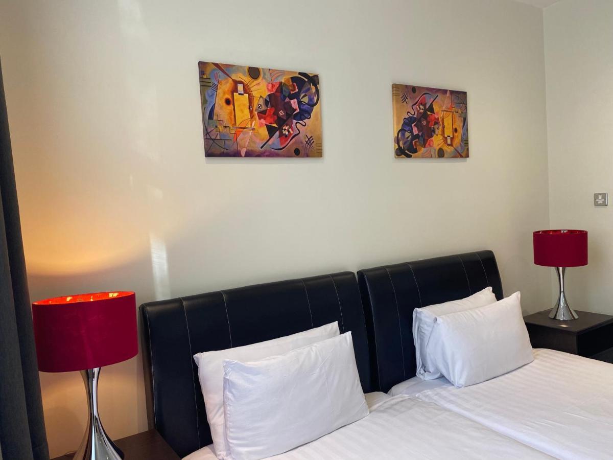 Grand Plaza Serviced Apartments Londra Esterno foto