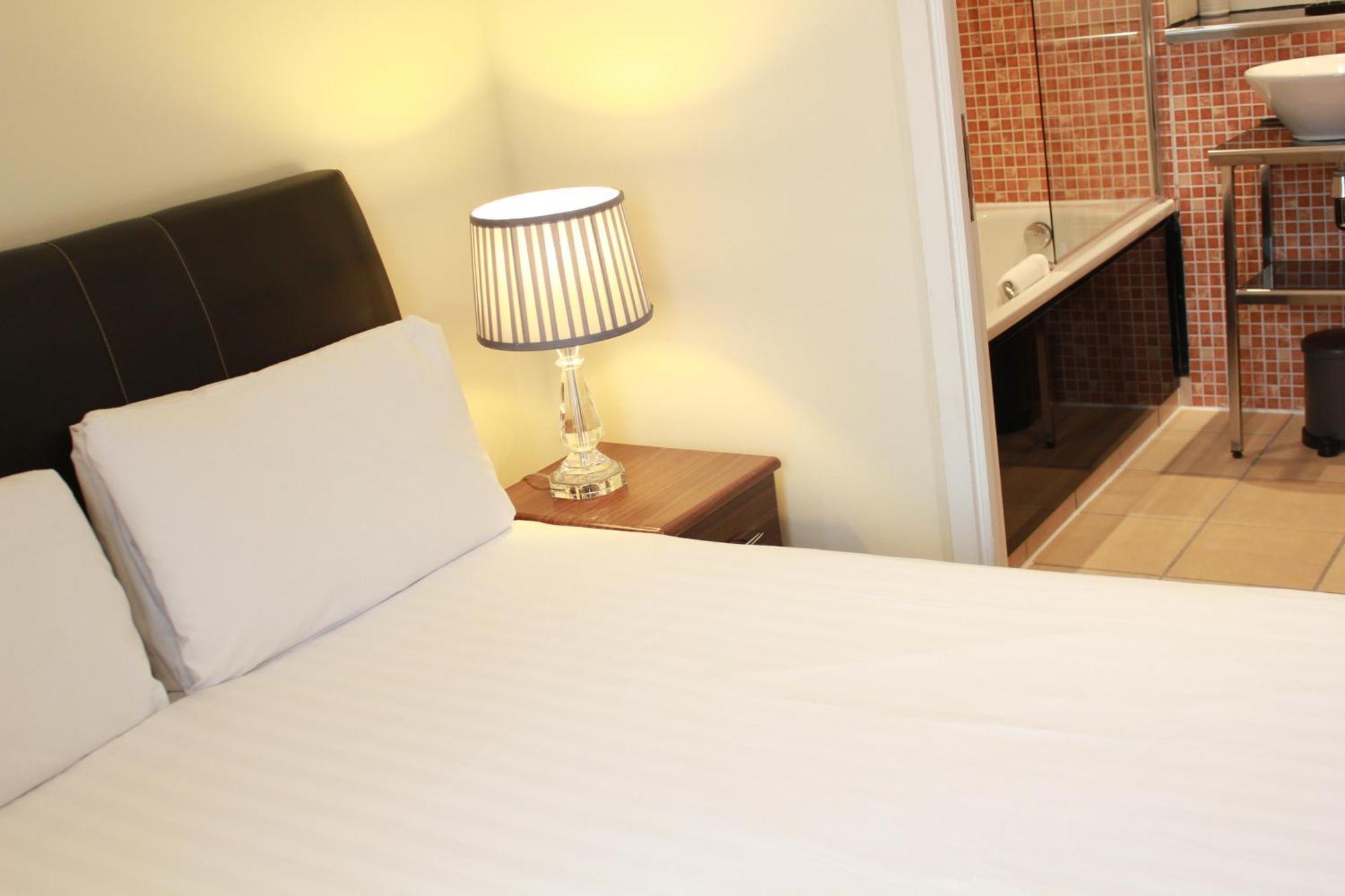 Grand Plaza Serviced Apartments Londra Esterno foto