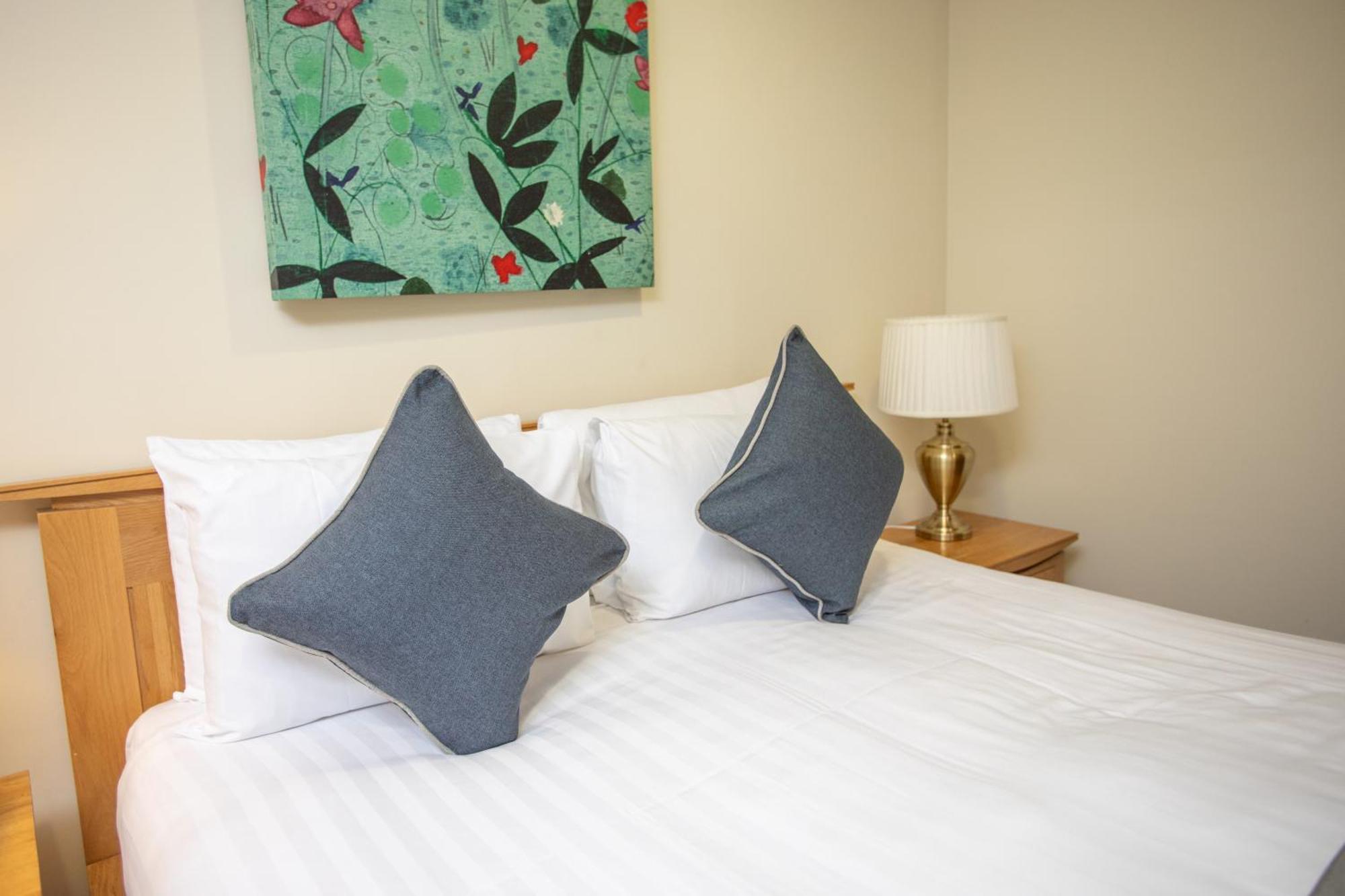 Grand Plaza Serviced Apartments Londra Esterno foto