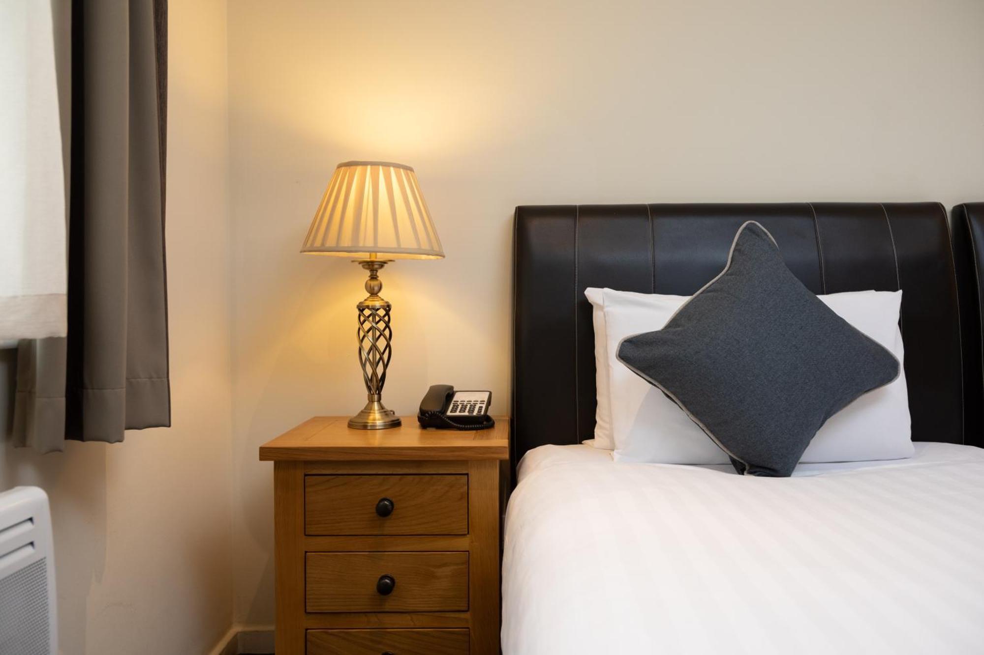 Grand Plaza Serviced Apartments Londra Esterno foto