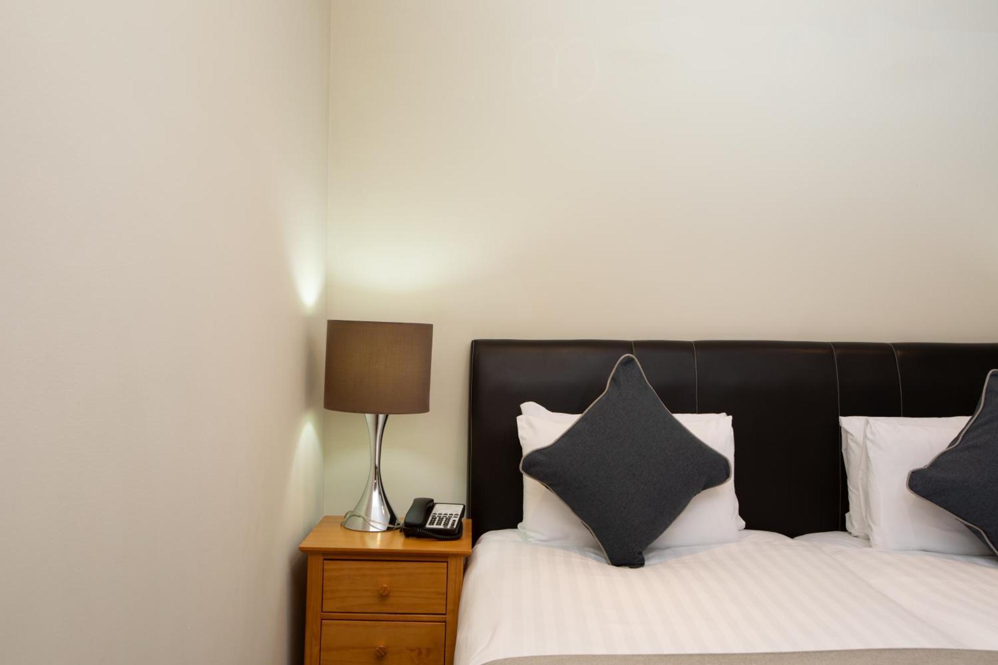 Grand Plaza Serviced Apartments Londra Esterno foto