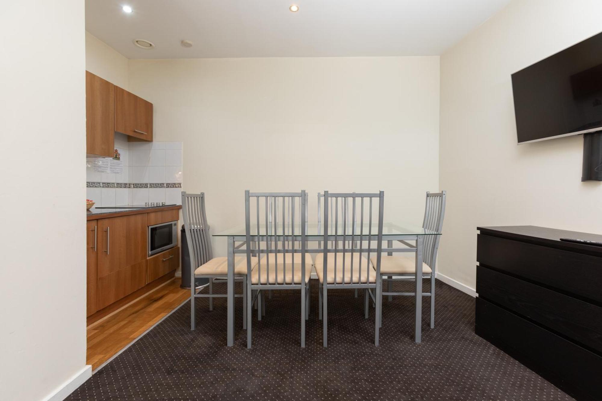 Grand Plaza Serviced Apartments Londra Esterno foto