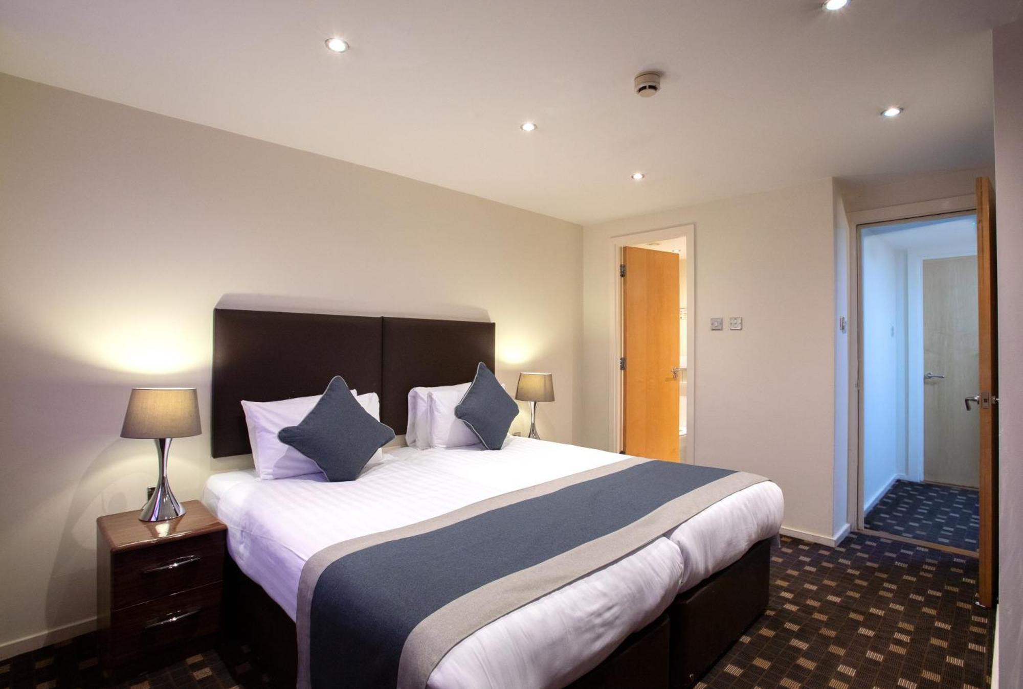 Grand Plaza Serviced Apartments Londra Esterno foto