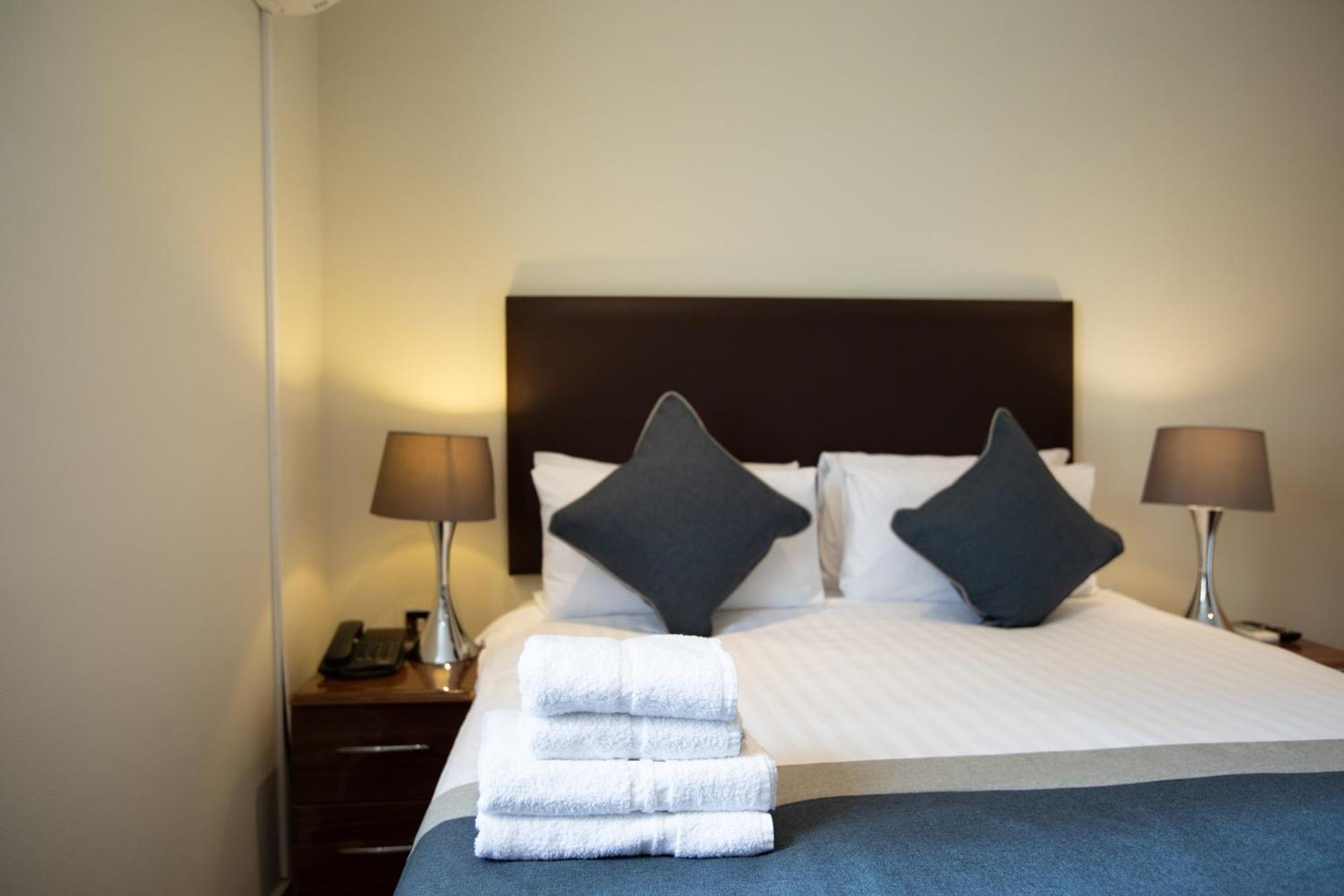 Grand Plaza Serviced Apartments Londra Esterno foto